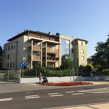 Apartament Pod Sosnami Ustka Eksteriør billede