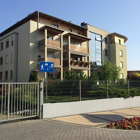 Apartament Pod Sosnami Ustka Eksteriør billede